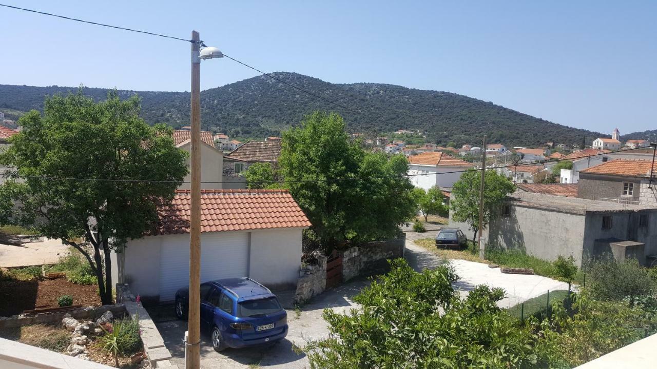 Apartments Anka Vinisce Exterior photo